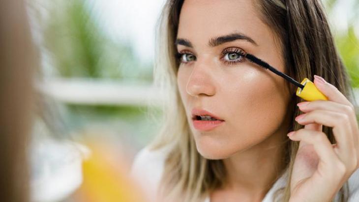 Banyoda saklamak büyük hata! Makyaj malzemelerinden yayılan tehlike