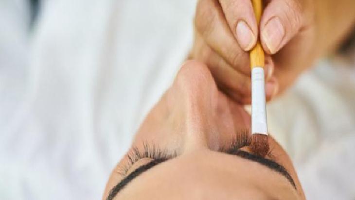 Banyoda saklamak büyük hata! Makyaj malzemelerinden yayılan tehlike