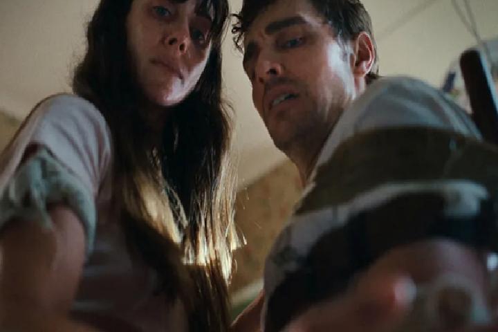 Birlikte Ama Özgür: “Together”dan Sağlıklı İlişki Dersleri