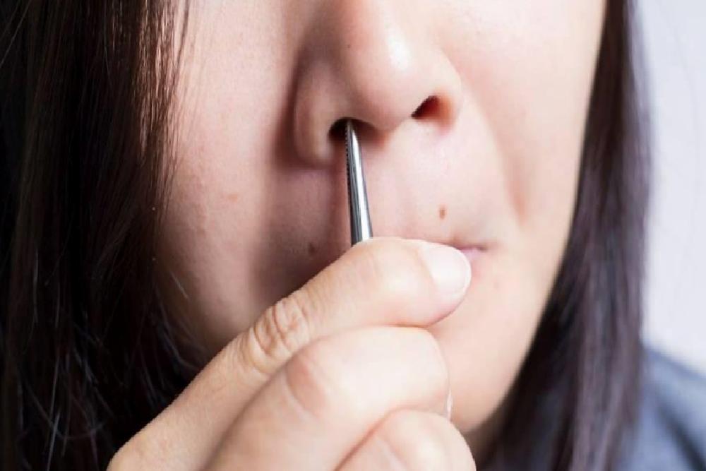 Burun Kılı Ağdası ve Sağlık Riski: Estetik İçin Girişilen Uygulamanın Sonuçları