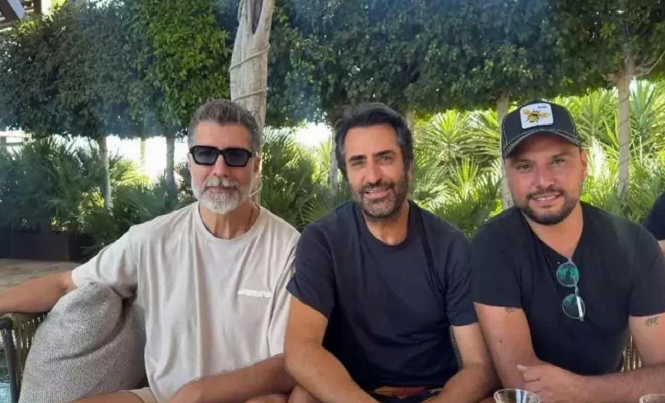 Çeşme’de Yeniden Buluşma: Alişan, Mahsun Kırmızıgül ve Özcan Deniz 25 Yıllık Küslüğü Sonlandırdı