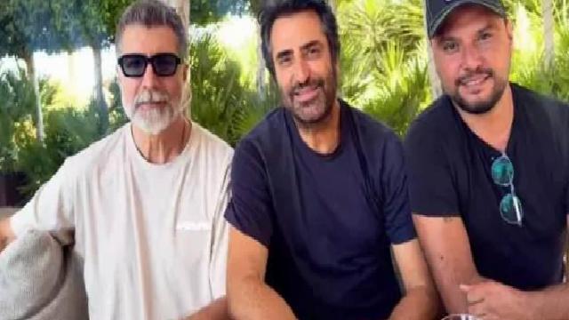 Çeşme’de Yeniden Buluşma: Alişan, Mahsun Kırmızıgül ve Özcan Deniz 25 Yıllık Küslüğü Sonlandırdı