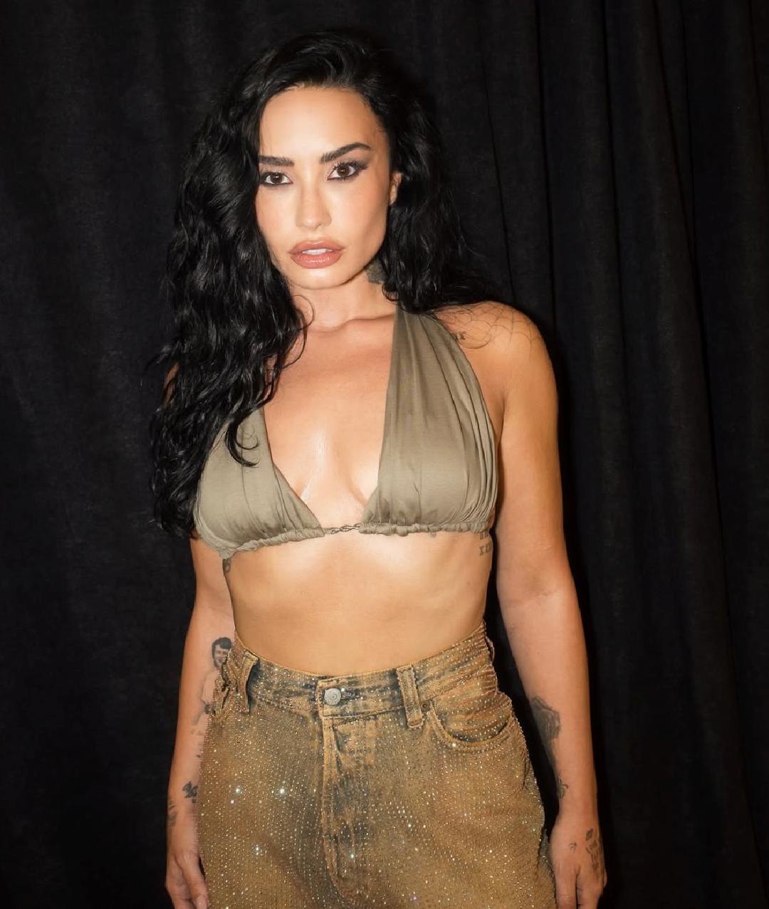 Demi Lovato ve Jonas Kardeşlerden Camp Rock Sürprizi: 10 Yıl Sonra Aynı Sahnede!