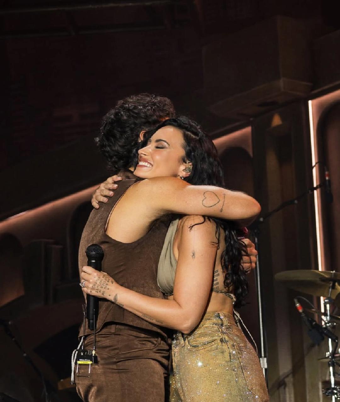 Demi Lovato ve Jonas Kardeşlerden Camp Rock Sürprizi: 10 Yıl Sonra Aynı Sahnede!