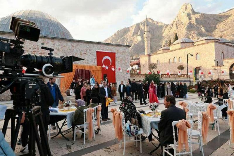 Gönül Dağı’nın yeni sezonunda sürpriz isim ekibe dahil oluyor!