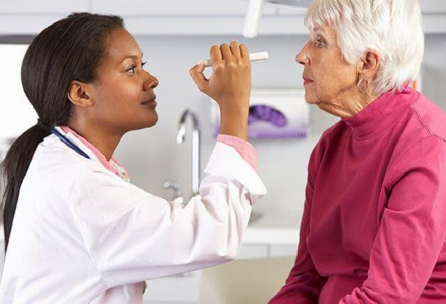 Göz Hareketlerindeki İnce Değişiklikler: Alzheimer ve Demans İçin Yıllar Öncesinden Uyarı