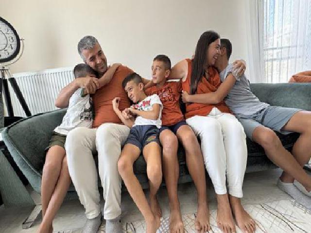 Hatay Depreminde Evini Kaybetmiş Ailenin Yeni Başlangıcı: Konteynerden TOKİ Evine Uçuşan Umut