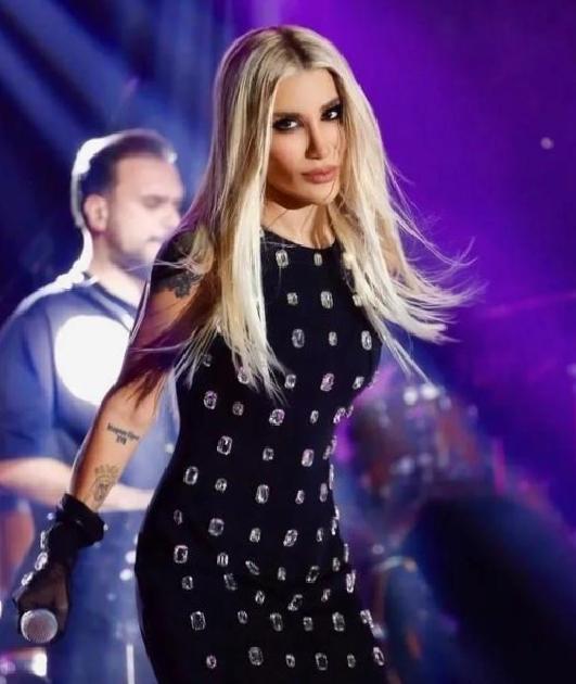 İrem Derici Yüksek Ateş Nedeniyle Hastanede: Sağlık Durumu Gün Yüzüne Taşındı