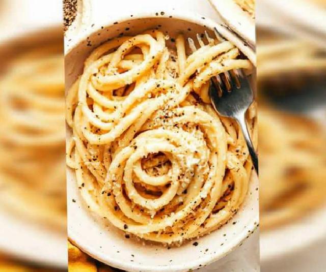 İtalyanları ve İngilizleri karşı karşıya getiren Spaghetti Cacio e Pepe tarifi