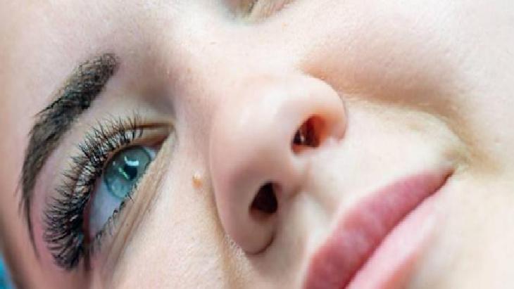 Kaş rengine kınayla doğal dokunuş! Yaptırmış gibi görünecek, tek sırrı var