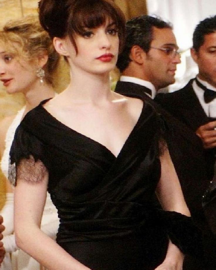 Kırmızı Halının Kraliçesi: Anne Hathaway'in Stil Kodları Ve Evrimi