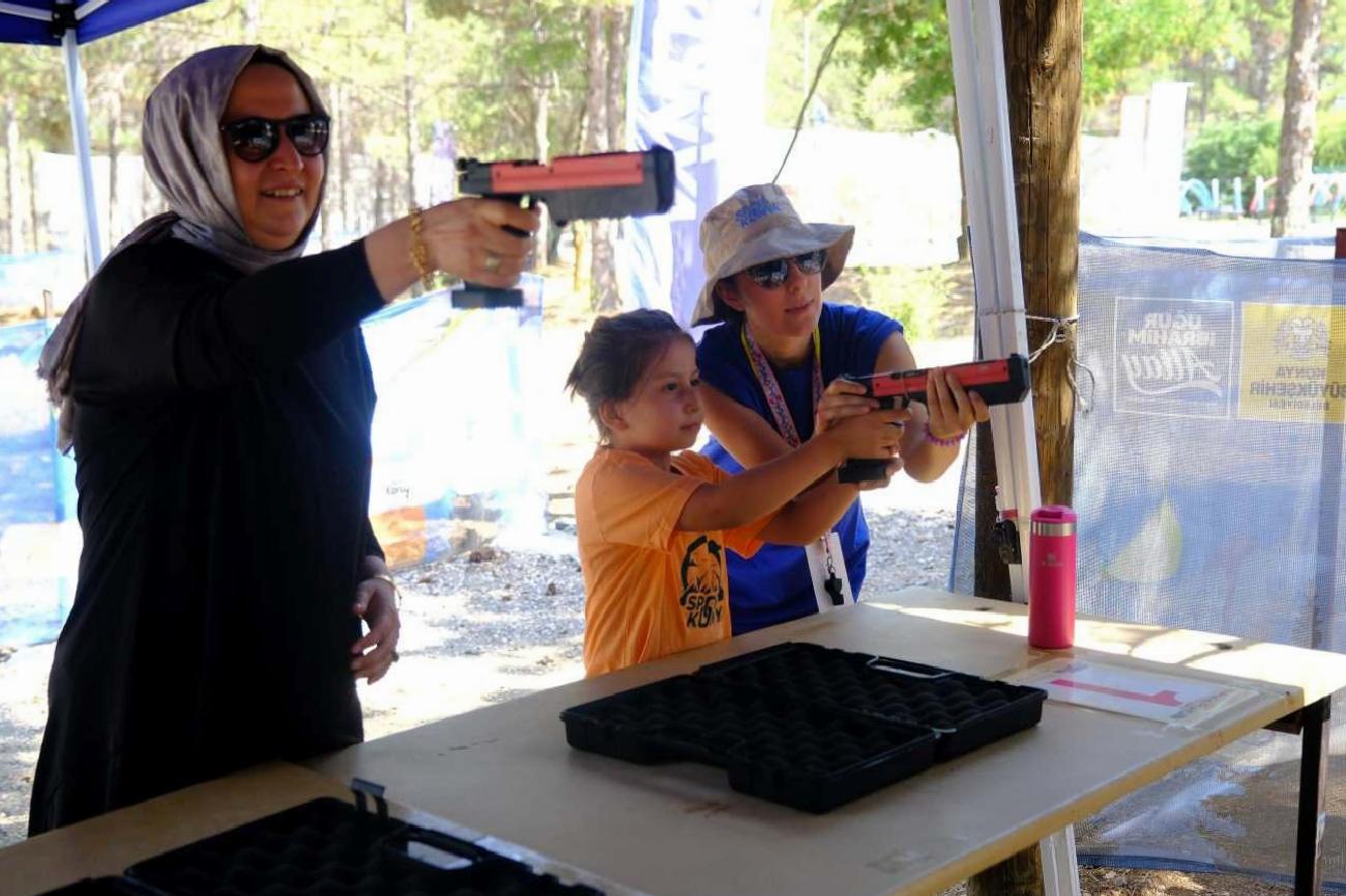 Konya'da anneler ve kızları bir arada! Eğlence dolu anlar yaşandı!