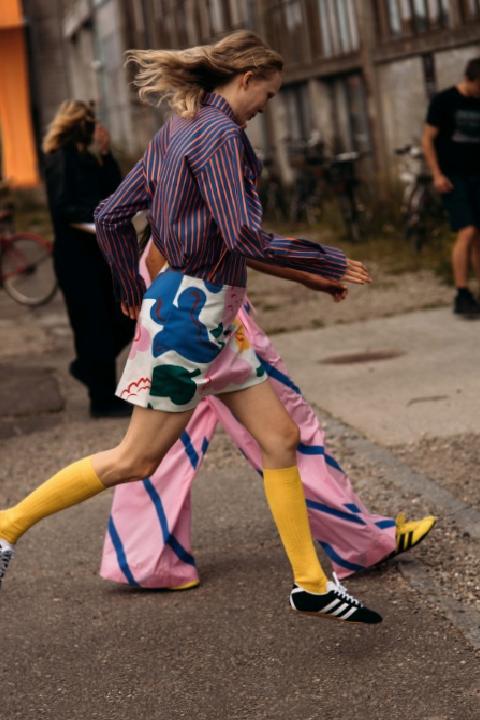 Kopenhag Moda Haftası’nda Çizgili Trendi: Zamansız Desen Yeniden Yorumlanıyor