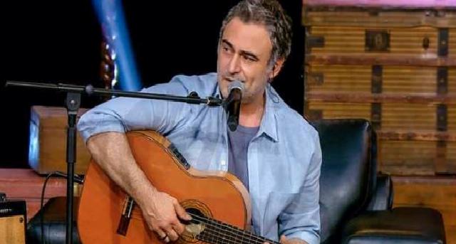 Kutsi, Doktorlar Tutkusu ve Sahne Şöhreti: Müzik ve Oyunculuk Arasında Bir Yolculuk