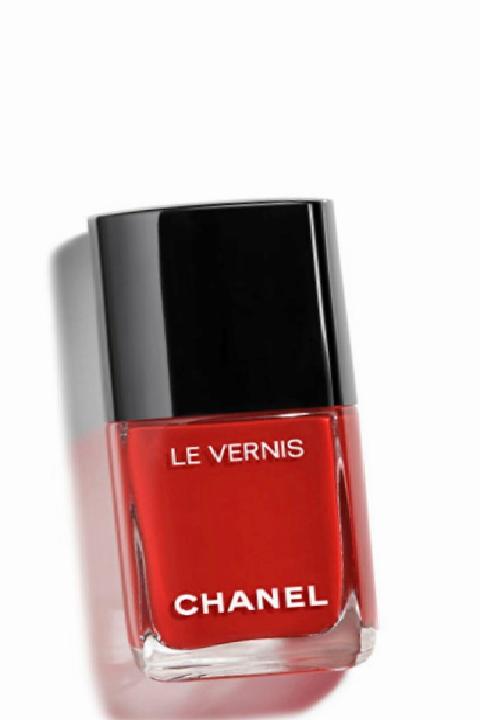 Parizyen Güzellik Görünümü İçin İhtiyacınız Olan 5 Ürün!