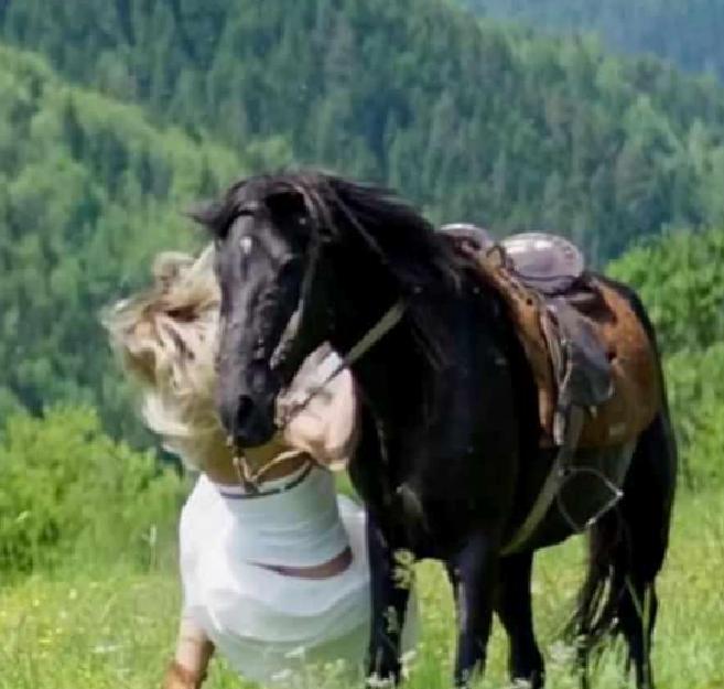 Pınar Yıldız klip çekiminde attan düşerek hafızasını kaybetmişti! İlk kez konuştu