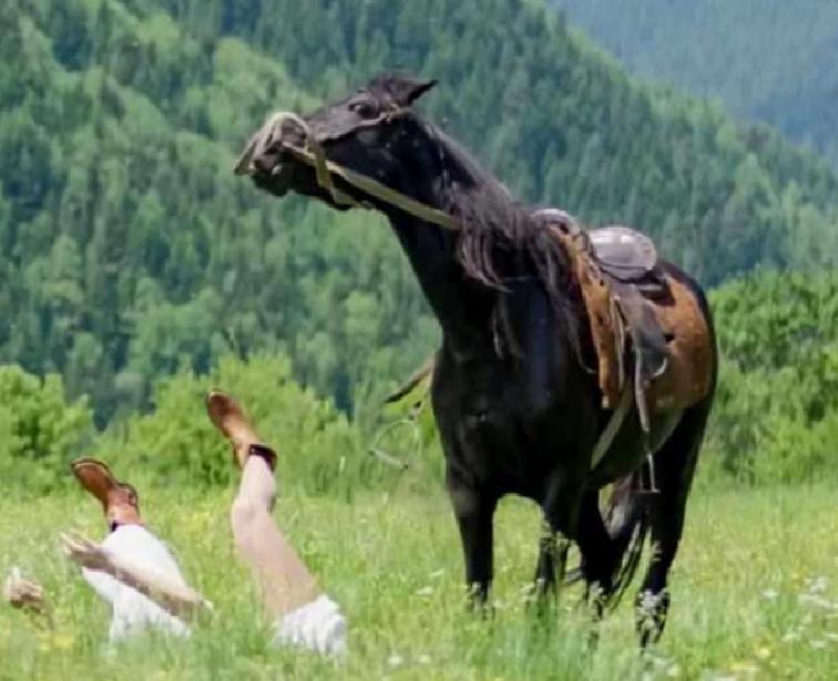 Pınar Yıldız klip çekiminde attan düşerek hafızasını kaybetmişti! İlk kez konuştu