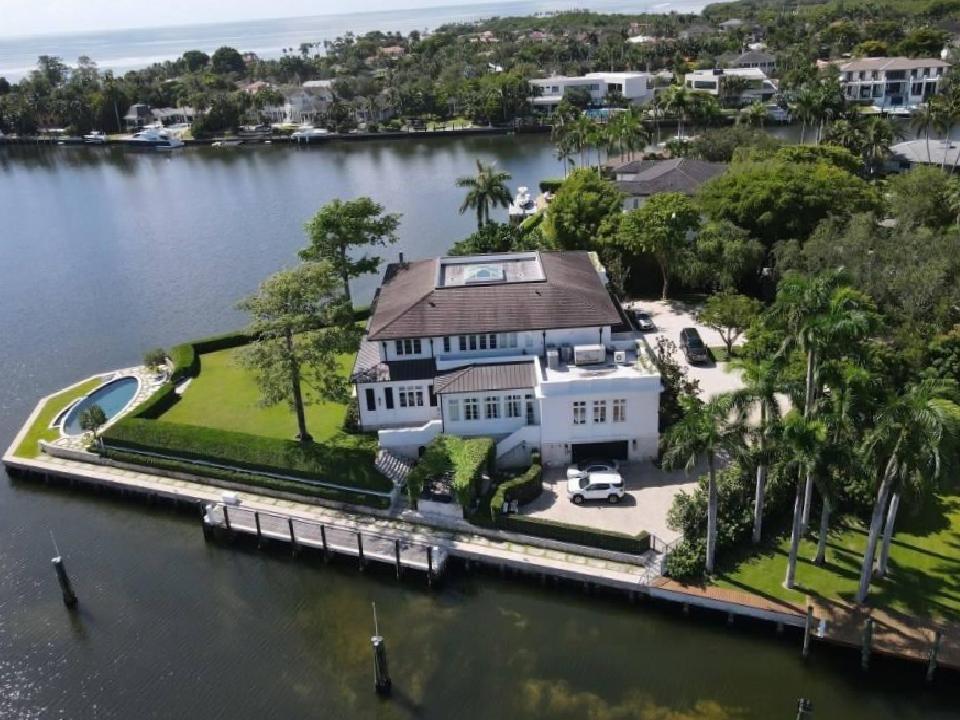 Robbie Williams'ın 30 milyon sterlin değerindeki süper lüks malikanesi göz kamaştırdı!