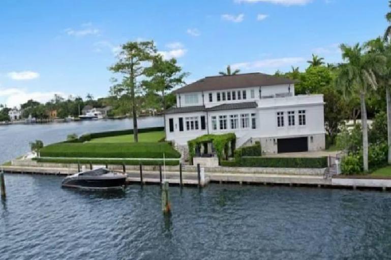 Robbie Williams'ın 30 milyon sterlin değerindeki süper lüks malikanesi göz kamaştırdı!