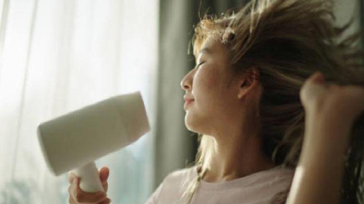 Sıfır zahmetle saçlar yapılı gibi duruyor! Ne fön ne düzleştirici, böyle kestirin