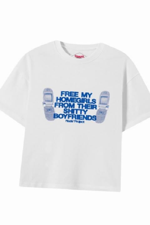 Sloganlı Tişörtler: 2025 Sonbaharında Güçlü Bir İfade Biçimi