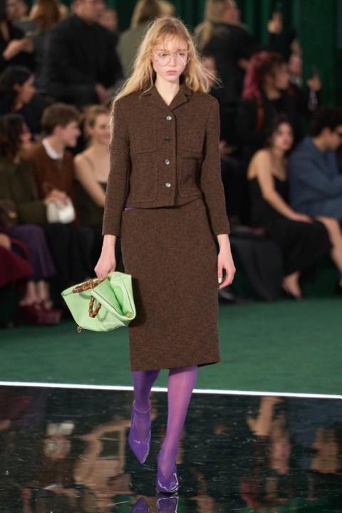 Sonbahar/Kış 2025 Renk Trendleri: Podyumlardan Gardıroplara Uzanan Sezonun Öne Çıkan Tonları