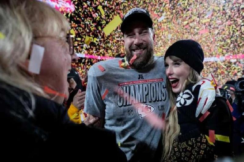 Taylor Swift ve Travis Kelce Nișanı: Aşk ve Siyaset Buluşması