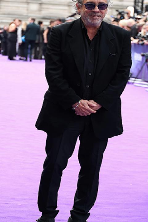 Wednesday Yıldızları Mor Halıda