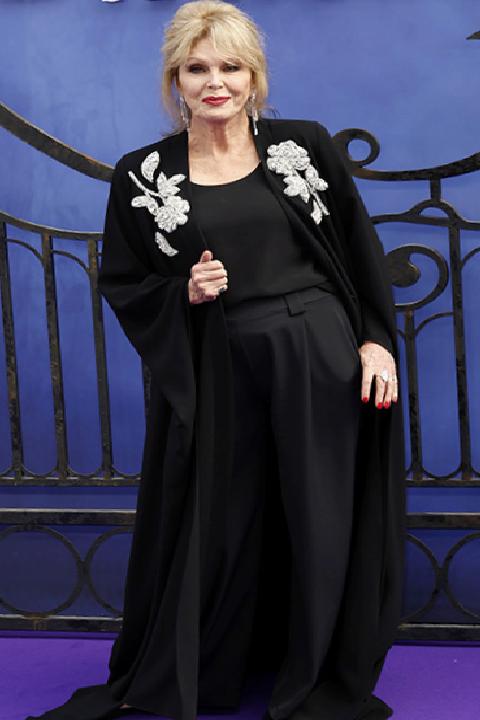 Wednesday Yıldızları Mor Halıda