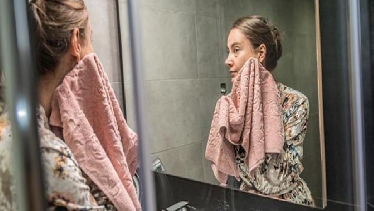 Yaz bitti diye kenara atmayın, herkes bu hatayı yapıyor! Böyle nemlendirin