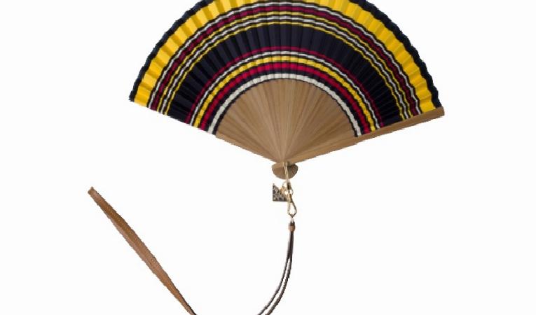 Yazın En Şık Esintisi: Yelpazelerin Yükselişi