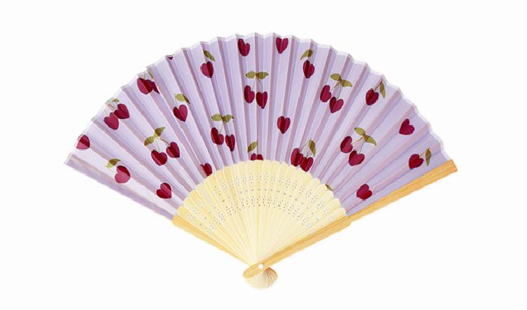 Yazın En Şık Esintisi: Yelpazelerin Yükselişi