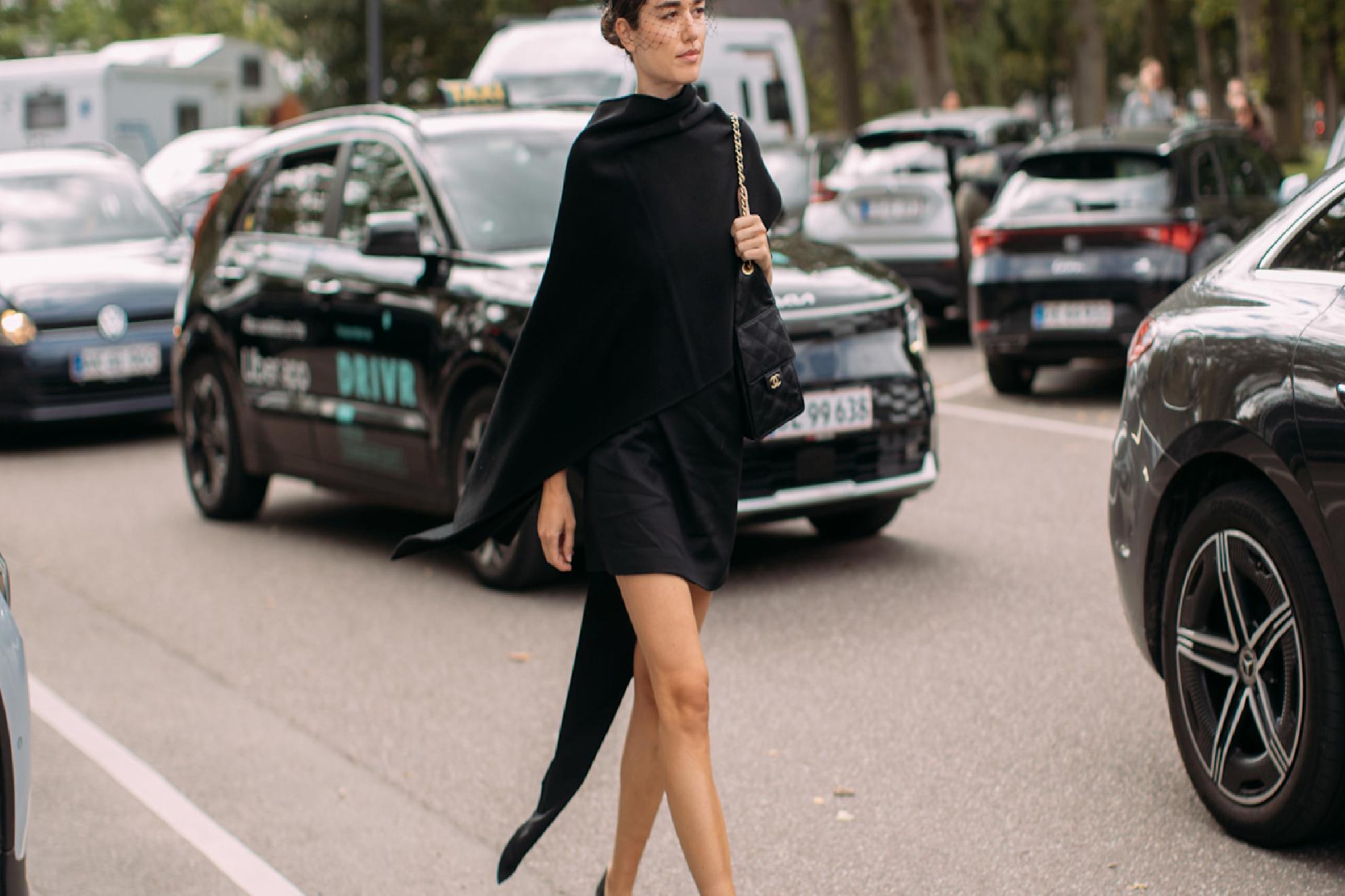 Yazın Siyah Giyme Sanatı 101