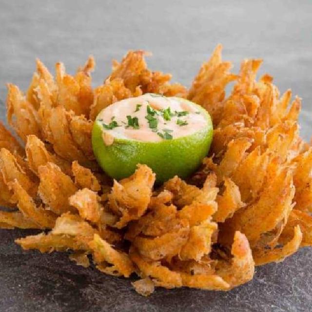 Yeni nesil atıştırmalık: Evde Blooming Onion (soğan çiçeği) nasıl yapılır?