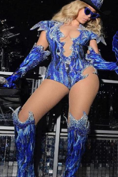 Beyoncé’nin Sahne Stilleri: Zaman İçinde İkonik Anlar ve Turneden Kareler