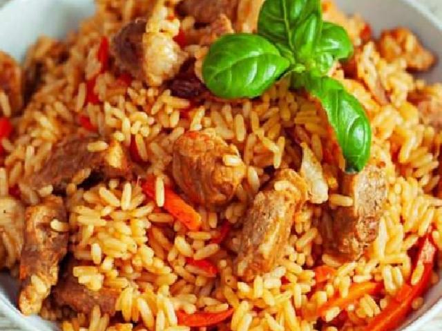 Beypazarı Güveci: Geleneksel Toprak Tencerede Dana veya Kuzu Etiyle Pişen Lezzet