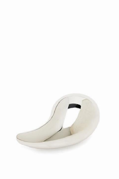 Broş Modasının Dönüşü: Çok Yönlü aksesuar olarak yükselişe geçen motifler