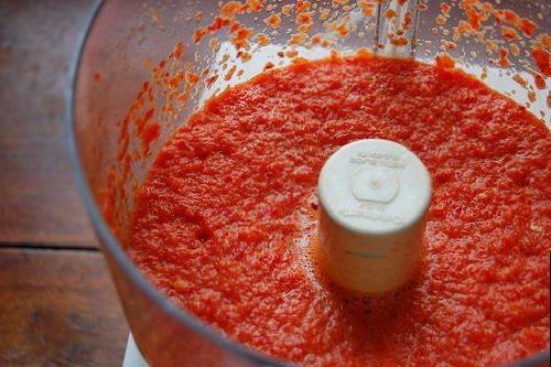 Evde Salça Yapımı: Domates ve Biber İçin Pratik Tarifler ve Püf Noktaları