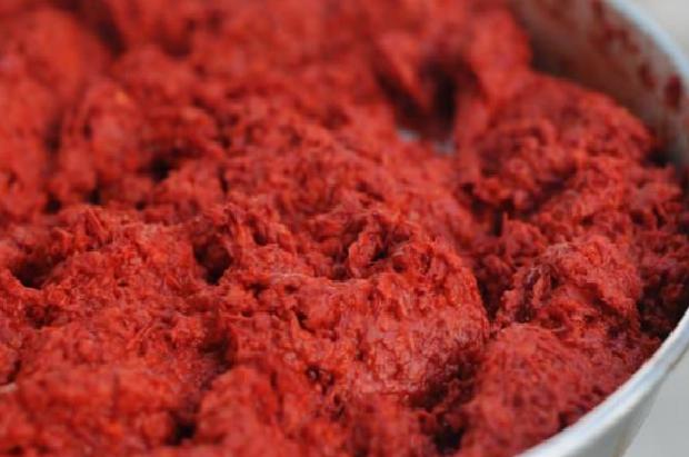 Evde Salça Yapımı: Domates ve Biber İçin Pratik Tarifler ve Püf Noktaları