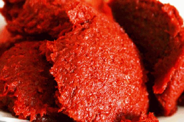 Evde Salça Yapımı: Domates ve Biber İçin Pratik Tarifler ve Püf Noktaları