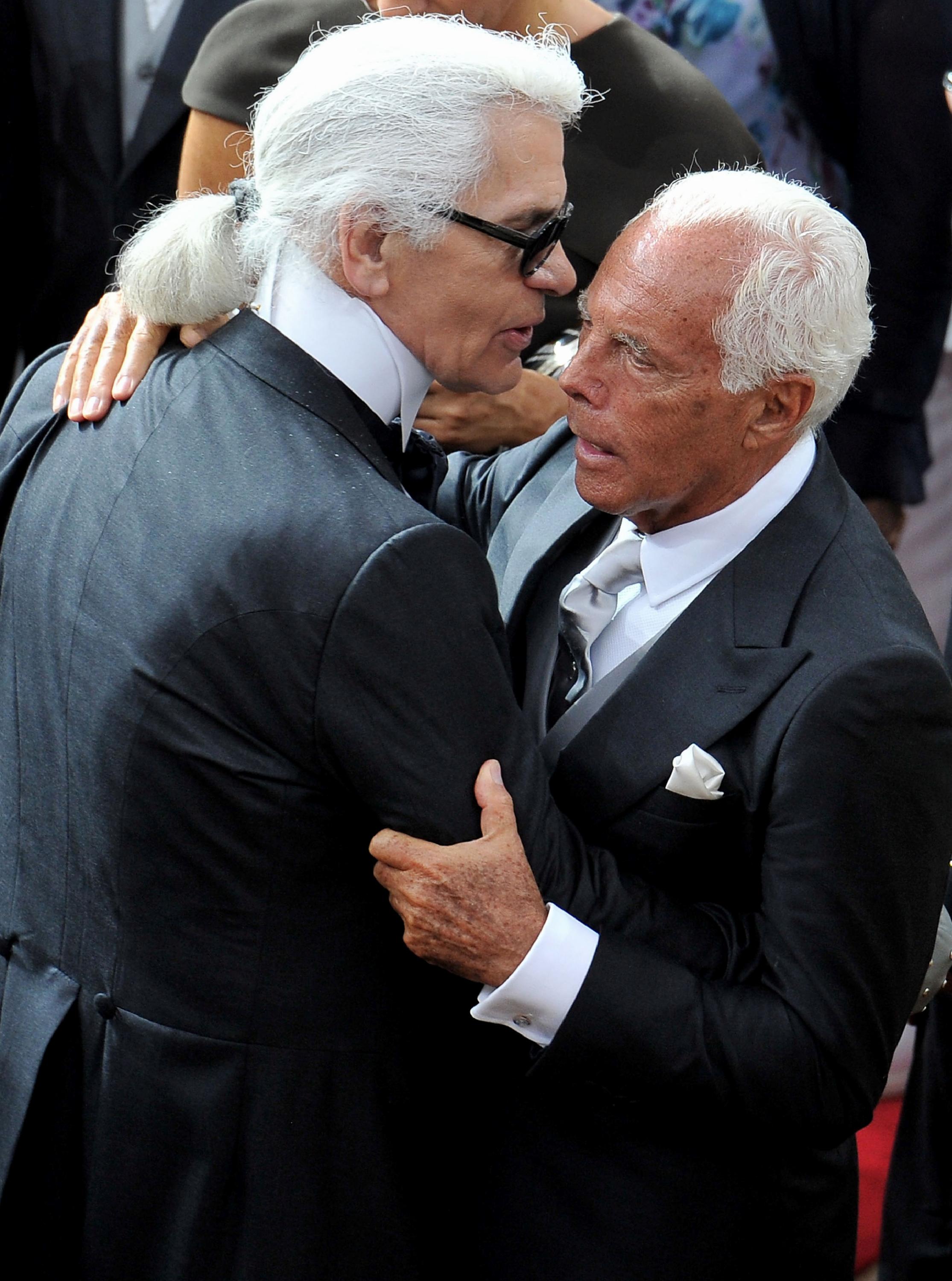 Giorgio Armani’nin Mirası ve Geleceğin Tasarlanışı: Kontrolün Hissi ve Minimalizmin Sinyalleri