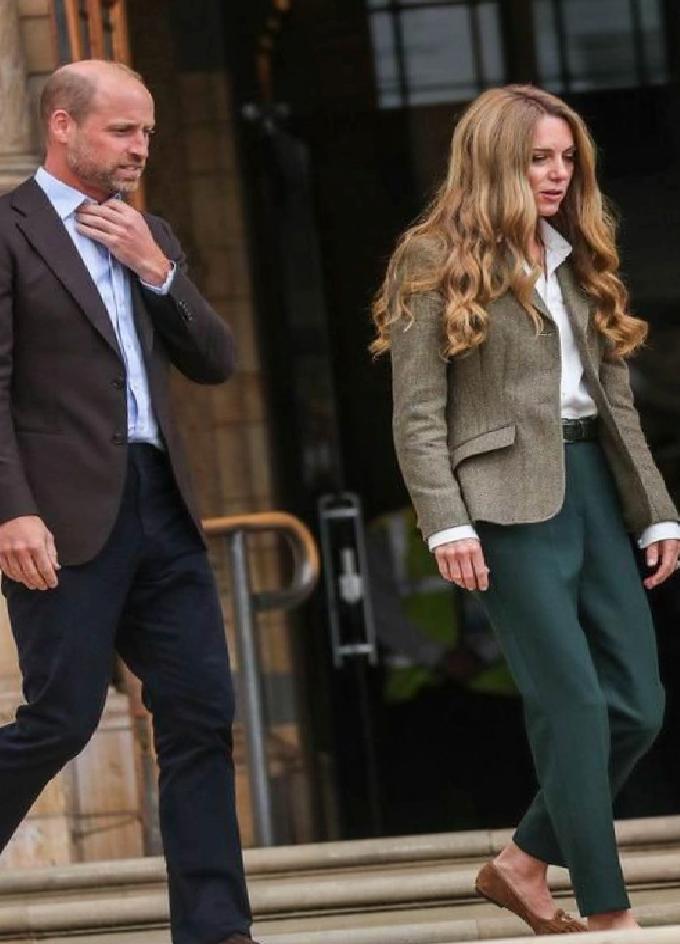 Görünen Değişim: Kate Middleton'ın Saç Rengi ve Kraliyet Ziyaretleri Üzerine Yeni Bir Bakış