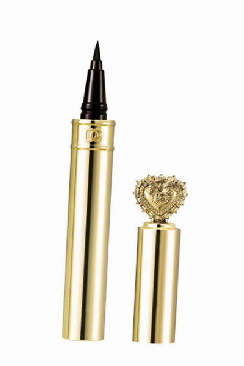 Grafik Göz Makyajı: Minimal Dokunuşlardan Cesur Geometrilere