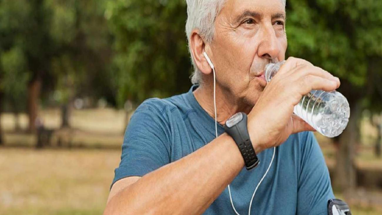 Günde Ne Kadar Su İçmeliyiz ve Özellikle Kalp-Böbrek Hastaları İçin Güncel Uyarılar