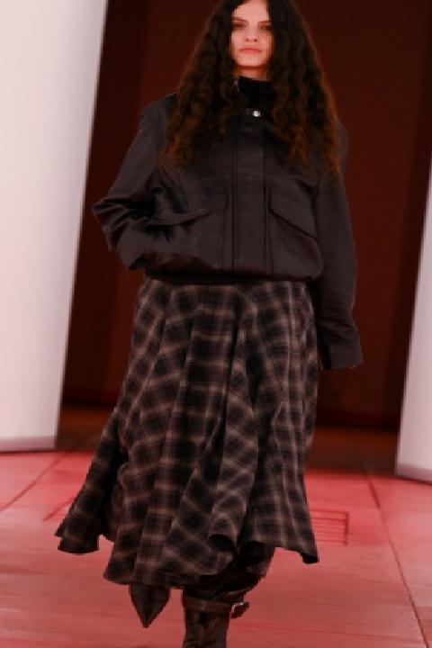 H&M'in Londra Defilesi: Sonbahar/Kış 2025 Koleksiyonunun Enerji Dolu Anları