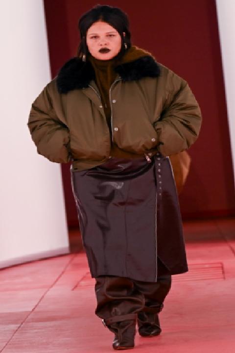 H&M'in Londra Defilesi: Sonbahar/Kış 2025 Koleksiyonunun Enerji Dolu Anları