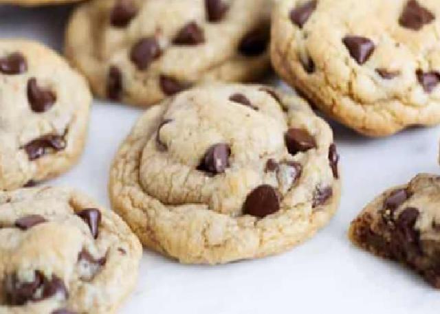 İçi Dolgulu Damla Çikolatalı Kurabiye: Çay Saatlerinin Favorisi