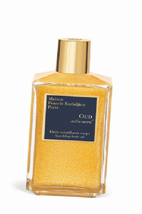 Işıltılı Vücut Yağları: Doğal Parıltı ve Bakımın Bütünleştiği Formüller