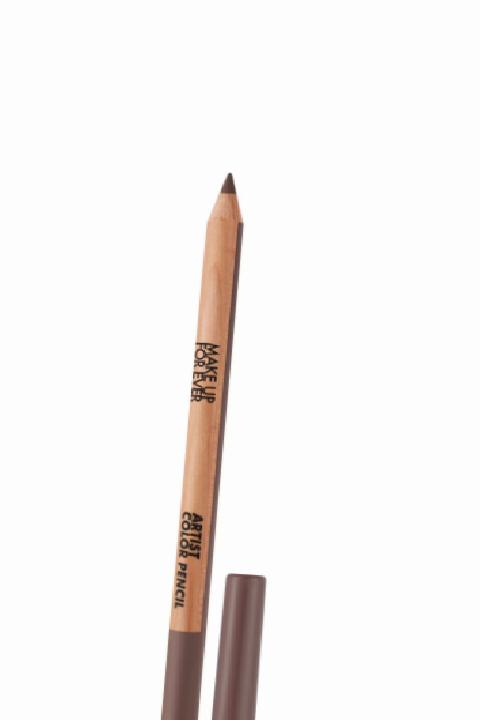 İskandinav Esintisi: Minimal Ama Etkili Güzellik Rütuşları ve Makyaj İpuçları