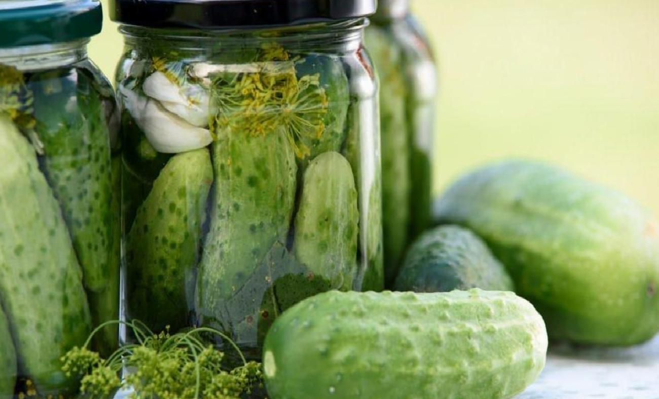 Kışa Hazır: Evde Salatalık Turşusu Yapımının Püf Noktaları ve Adımları
